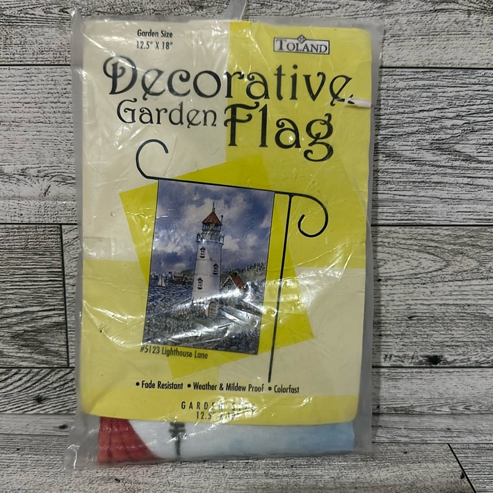 Lighthouse lane decorative garden flag 12.5”x18” new